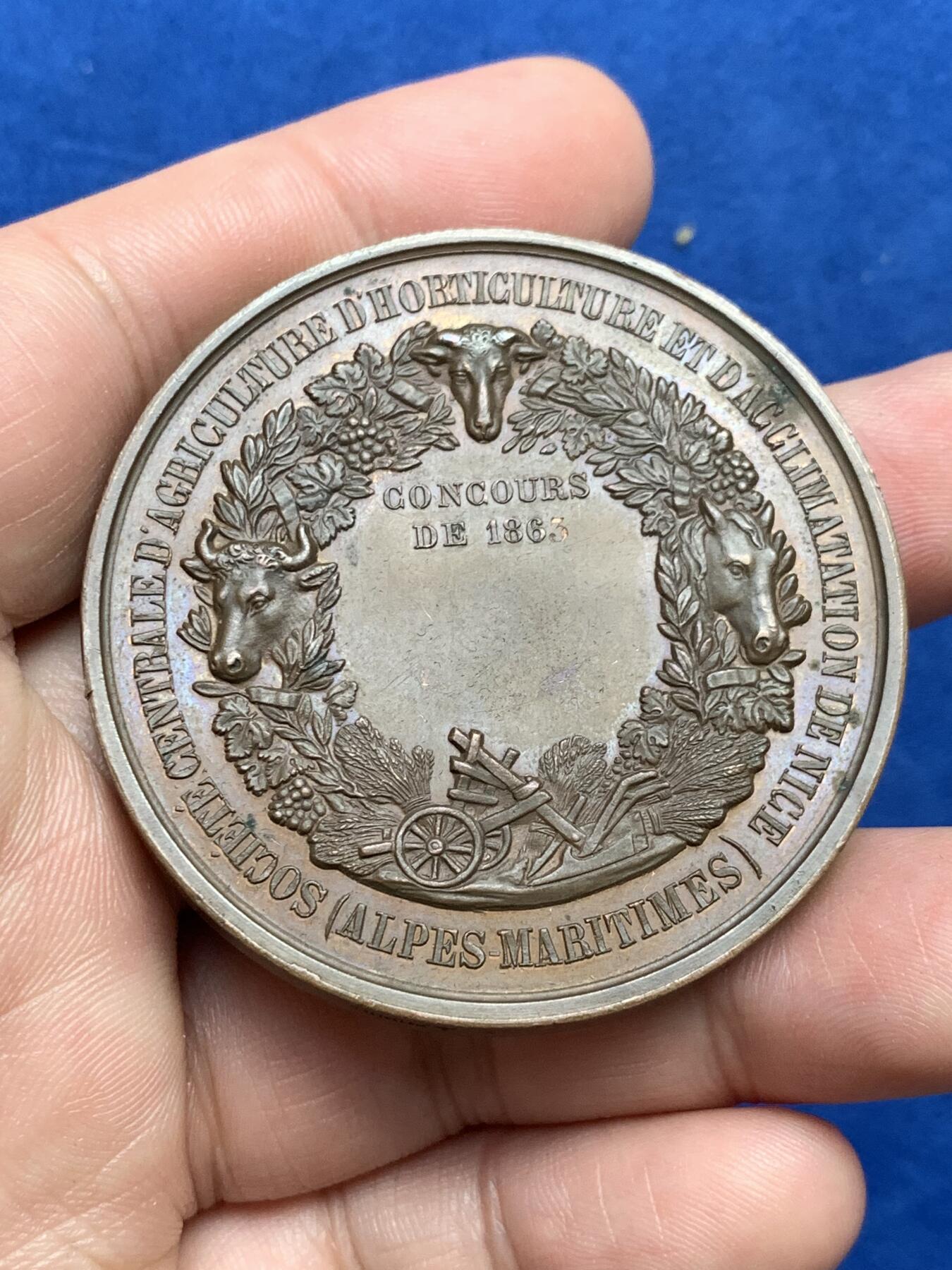 《竞宝斋》第285场- 周日，周一 2场连拍 （全场包邮） 1863年法国拿破仑三世农业铜章 木质原盒 大尺寸 直径51.1mm 重量60.8克