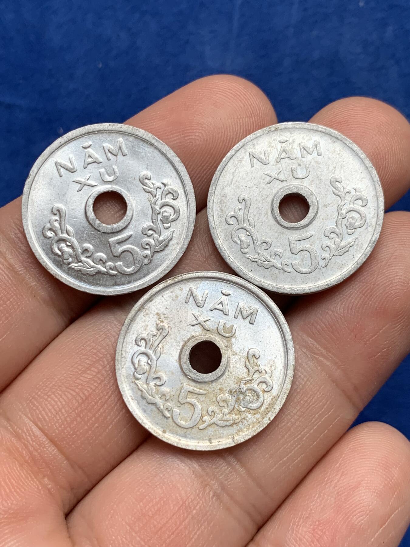 《竞宝斋》第285场- 周日，周一 2场连拍 （全场包邮） 3枚一组 越南1975年5苏铝币