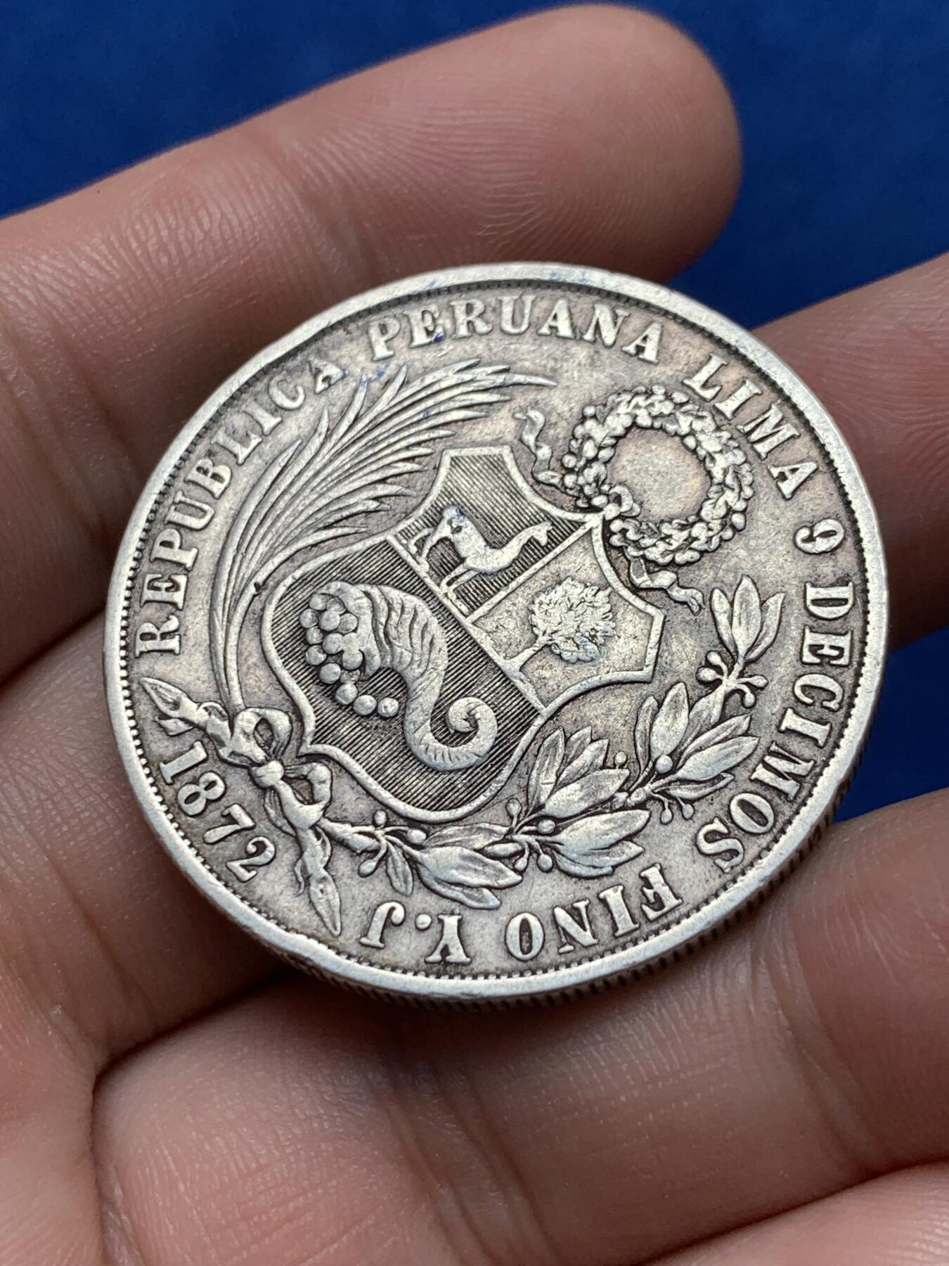 《竞宝斋》第285场- 周日，周一 2场连拍 （全场包邮） 秘鲁1872年坐人女神银币 高银版 早期年份 经典品种