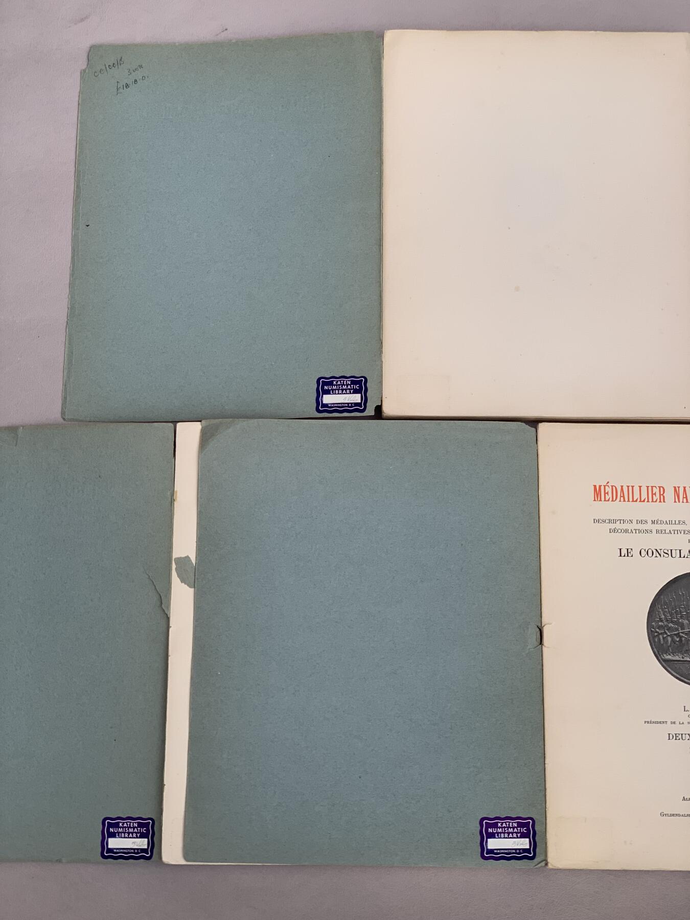 《竞宝斋》第285场- 周日，周一 2场连拍 （全场包邮） 拿破仑 Bramsen章牌目录，各大鉴定公司引用目录，专业级目录，该目录分三册，分别是1799-1809（1904年发行），1810-1815（1907年发行），1816-1869（1913年发行）。该目录为原版目录，为华盛顿图书馆藏书。