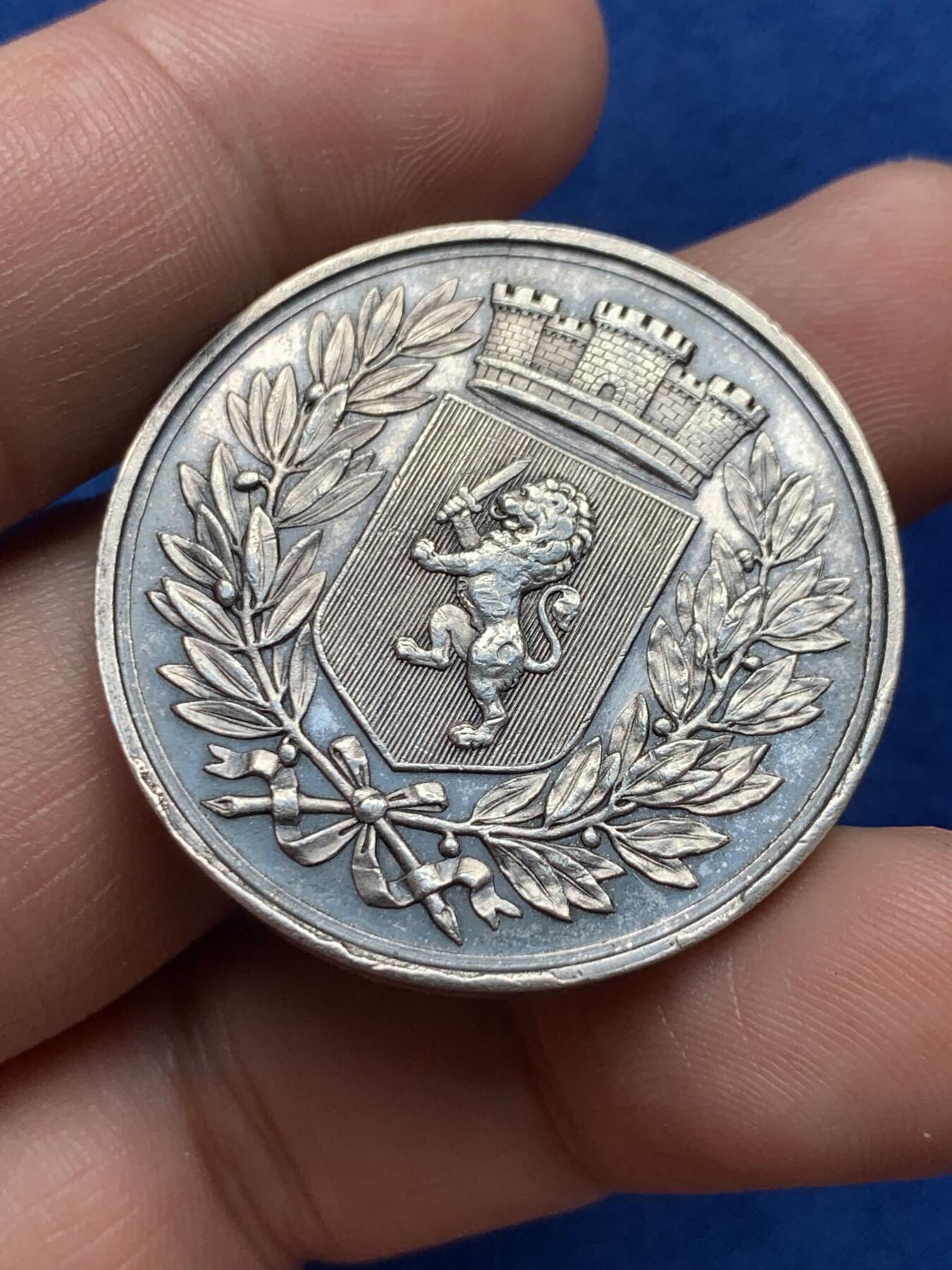 《竞宝斋》第285场- 周日，周一 2场连拍 （全场包邮） 法国里昂股票经纪人圆型银代币 丰饶角边铭 35mm 21.6g