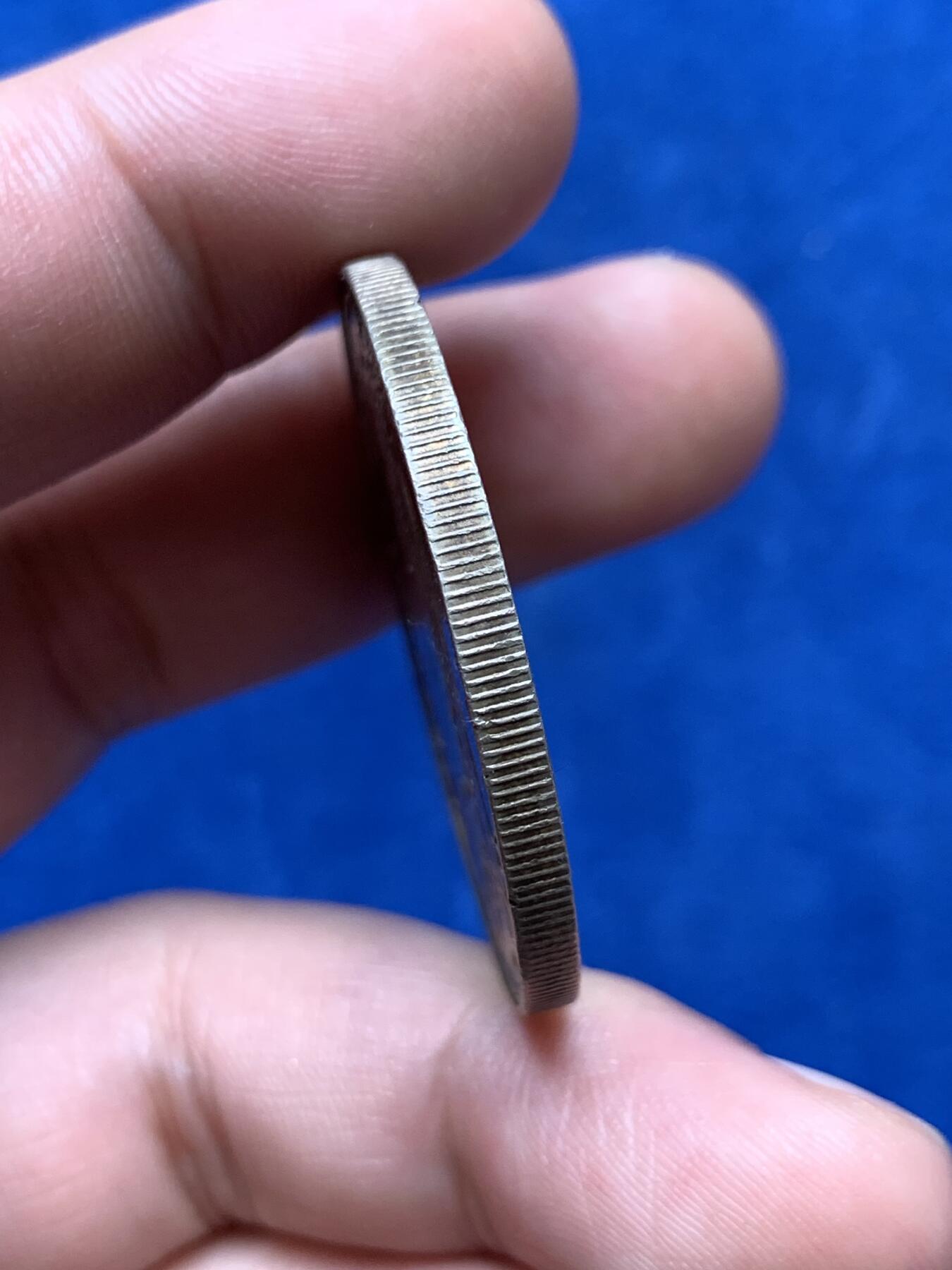 《竞宝斋》第285场- 周日，周一 2场连拍 （全场包邮） 英国1891年维多利亚高冠马剑克朗银币 包浆绚丽 状态不错