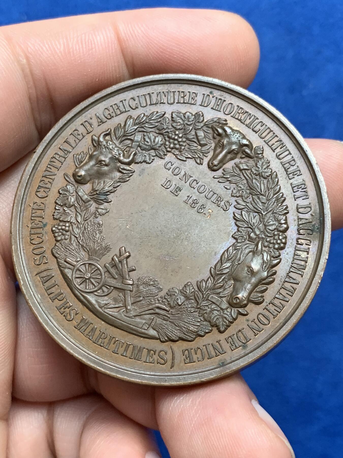 《竞宝斋》第285场- 周日，周一 2场连拍 （全场包邮） 1863年法国拿破仑三世农业铜章 木质原盒 大尺寸 直径51.1mm 重量60.8克