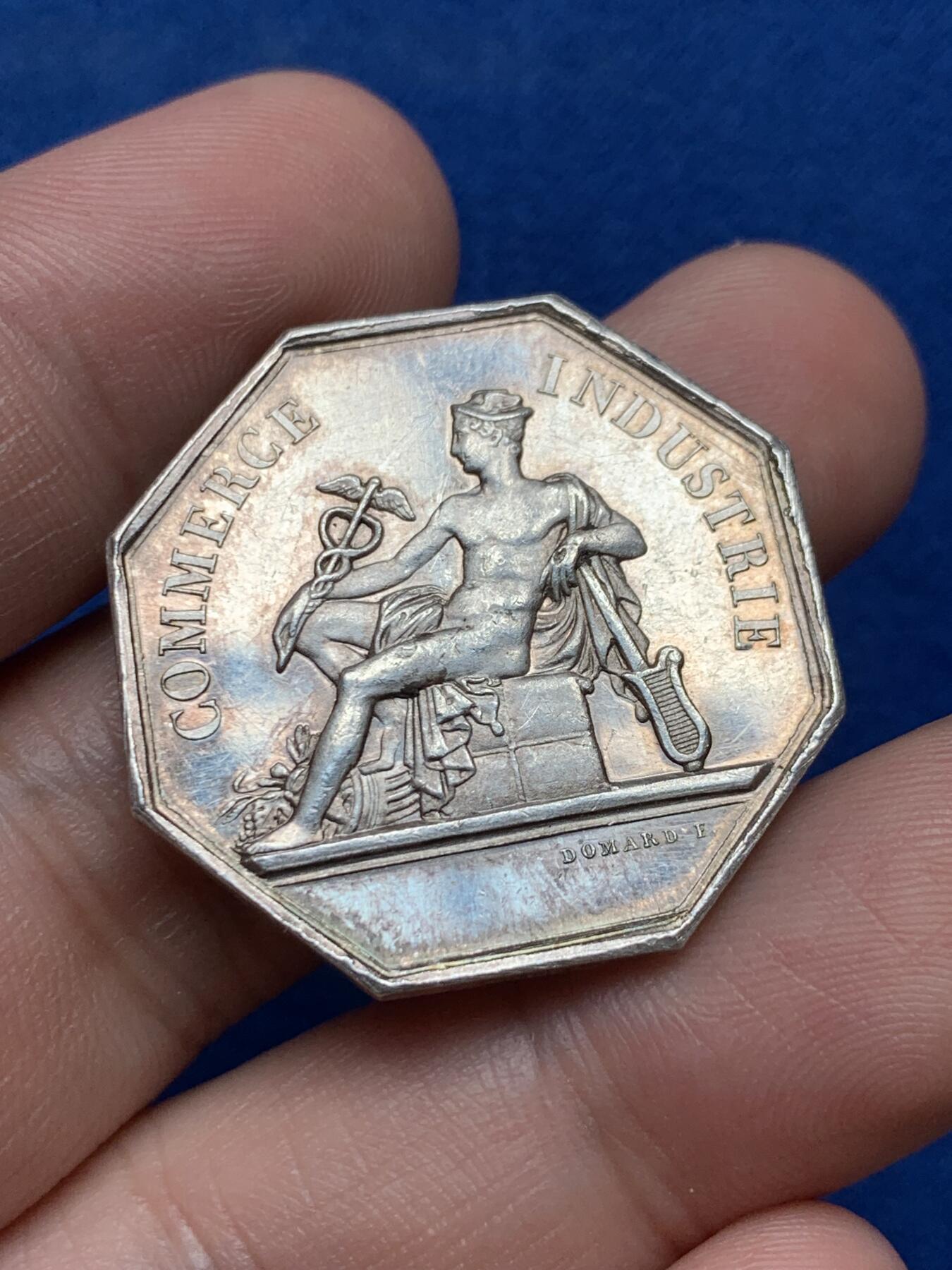 《竞宝斋》第285场- 周日，周一 2场连拍 （全场包邮） 1836年法国瓦郎谢纳商会八角银代币 手指铭 31mm 13.1g