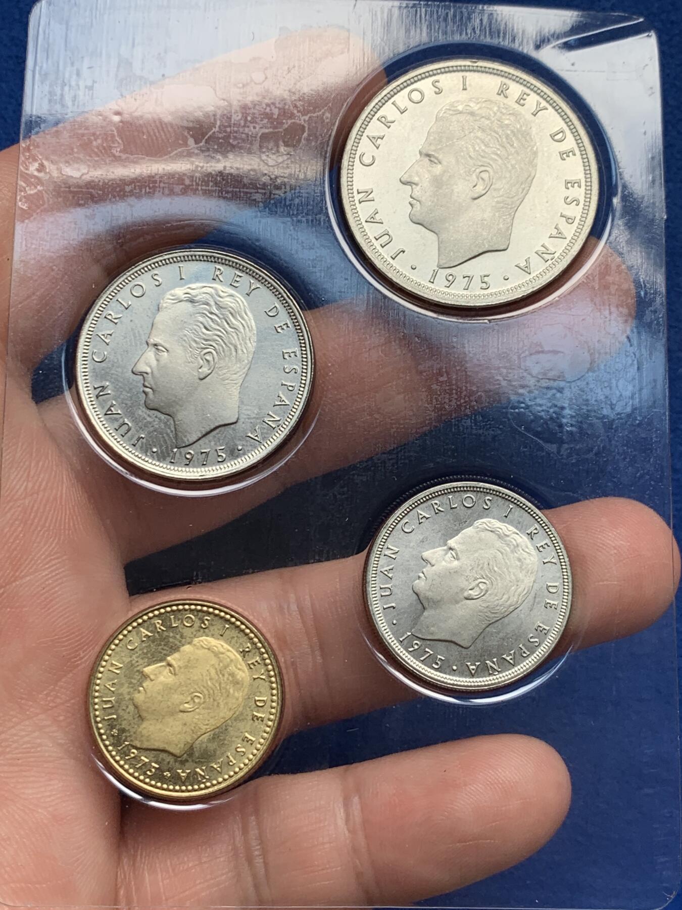 《竞宝斋》第285场- 周日，周一 2场连拍 （全场包邮） 册装 西班牙1975胡安卡洛斯一世4枚装套币