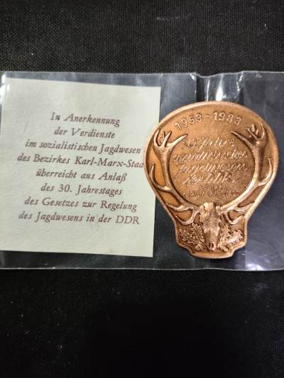 2024第九次拍卖 - 东德狩猎协会卡尔马克思纪念章（带证➕包装）