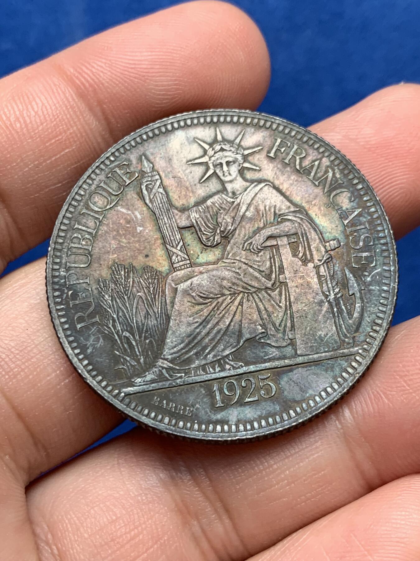 《竞宝斋》第285场- 周日，周一 2场连拍 （全场包邮） 法属印支1925年坐洋1皮阿斯特银币