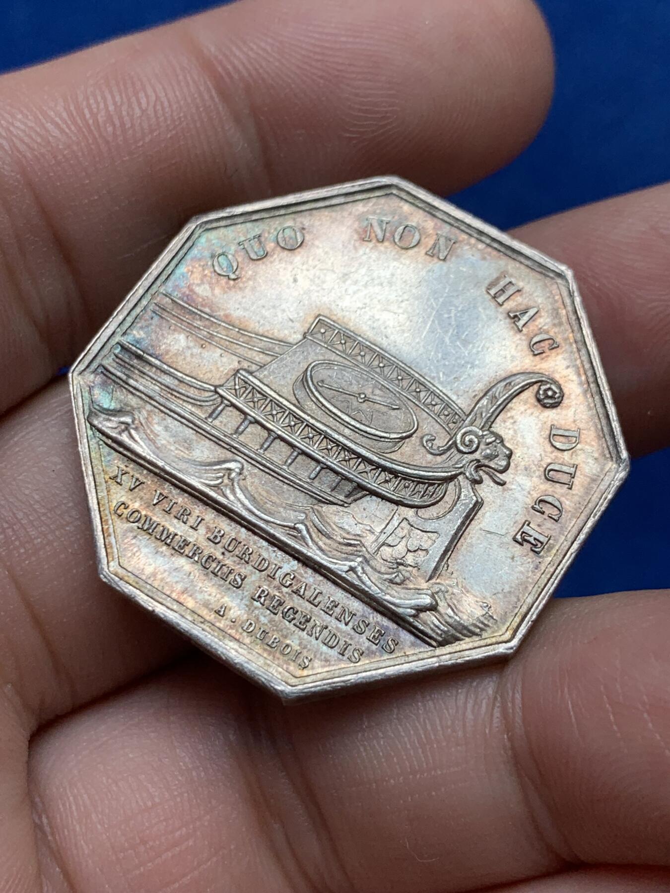 《竞宝斋》第285场- 周日，周一 2场连拍 （全场包邮） 1860-1879年 法国拿破仑三世商业经济人银章 蜜蜂边铭银标 两面五彩 细节完美 品相好 可入盒