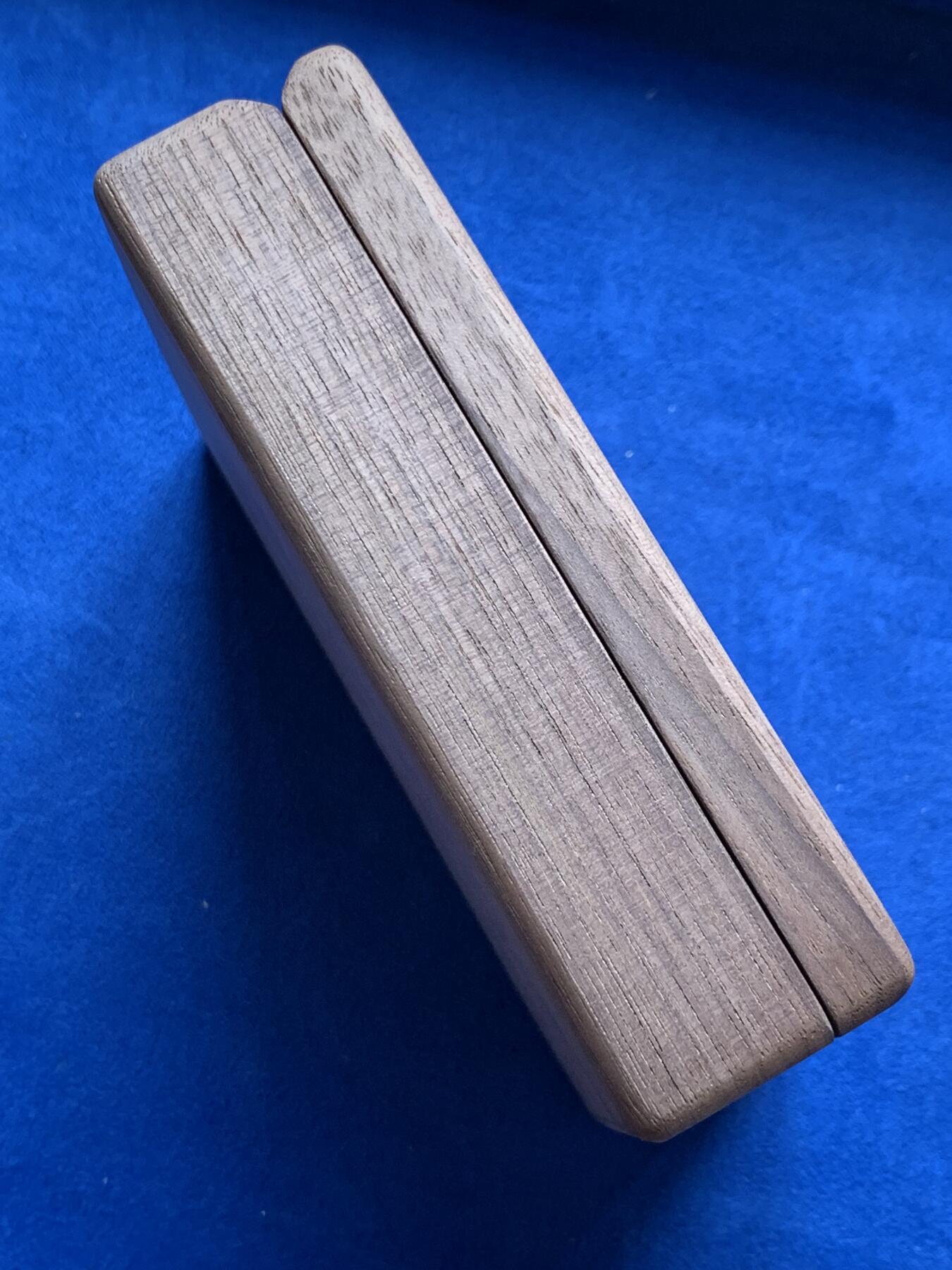 《竞宝斋》第285场- 周日，周一 2场连拍 （全场包邮） NAMI 北美黑桃木评级币保护盒 可放一枚PCGS评级币