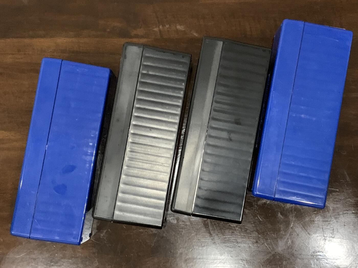 《竞宝斋》第285场- 周日，周一 2场连拍 （全场包邮） PCGS评级币包装盒4个 每个可放20枚评级币 细节见图