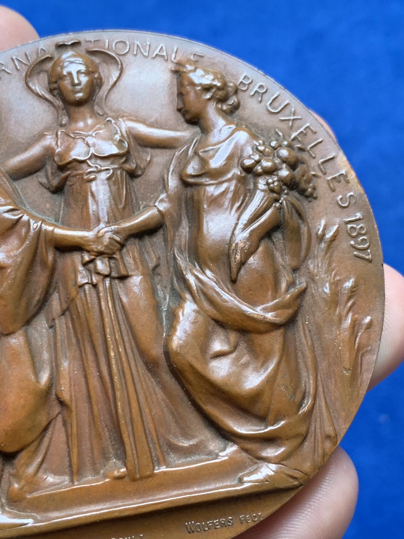 《竞宝斋》第285场- 周日，周一 2场连拍 （全场包邮） 1897年比利时王国利奥波德二世超大铜章 69.8mm 150g 布鲁塞尔世博会题材