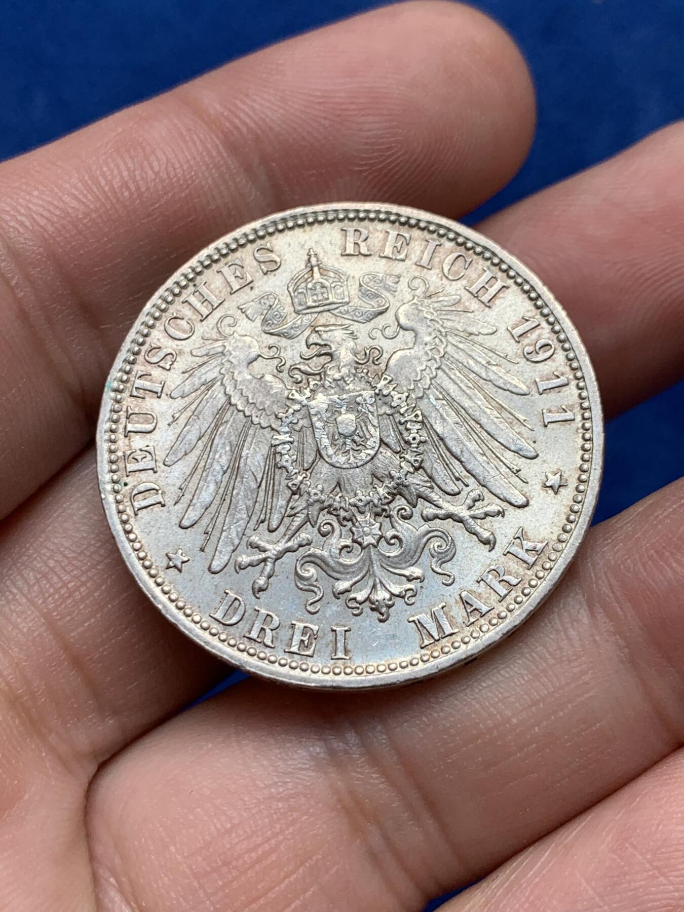 《竞宝斋》第285场- 周日，周一 2场连拍 （全场包邮） 巴伐利亚1911年利奥波德3马克精制银币 无洗 带底光 细节清晰