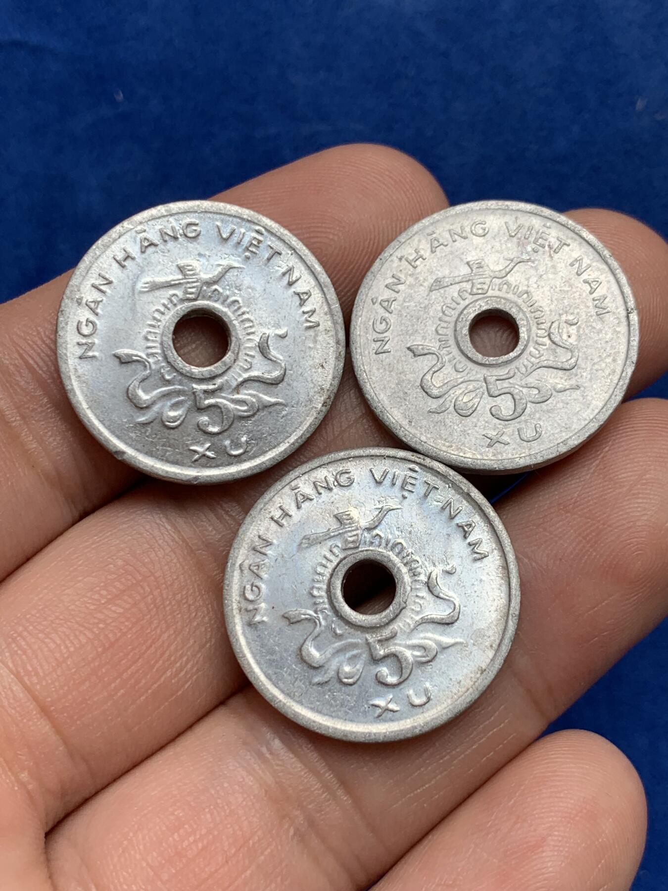 《竞宝斋》第285场- 周日，周一 2场连拍 （全场包邮） 3枚一组 越南1975年5苏铝币