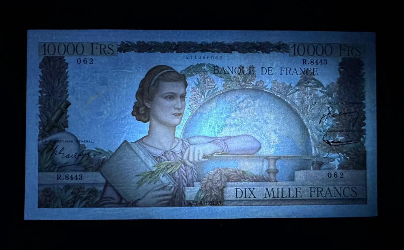 【Blue Auction】✨世界纸币精拍第499期【精】  法国 1955年10000法郎 地球女神 UNC-有针孔墨渍