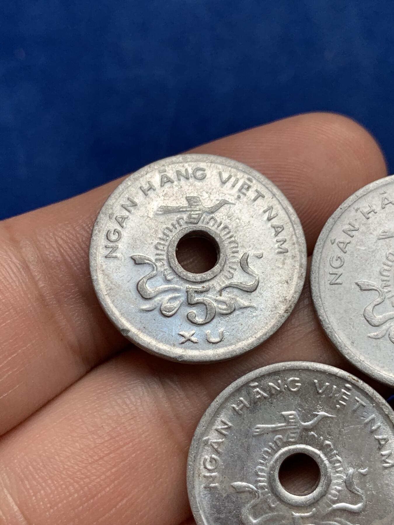 《竞宝斋》第285场- 周日，周一 2场连拍 （全场包邮） 3枚一组 越南1975年5苏铝币