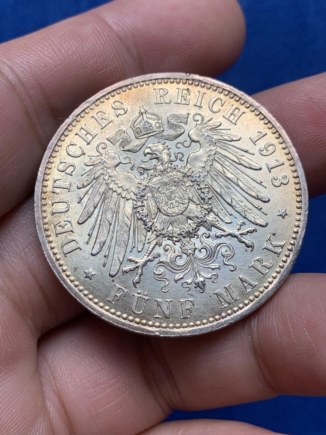 《竞宝斋》第285场- 周日，周一 2场连拍 （全场包邮） 德国普鲁士1913年威廉二世军装5马克银币 黄油彩转光 细节清晰