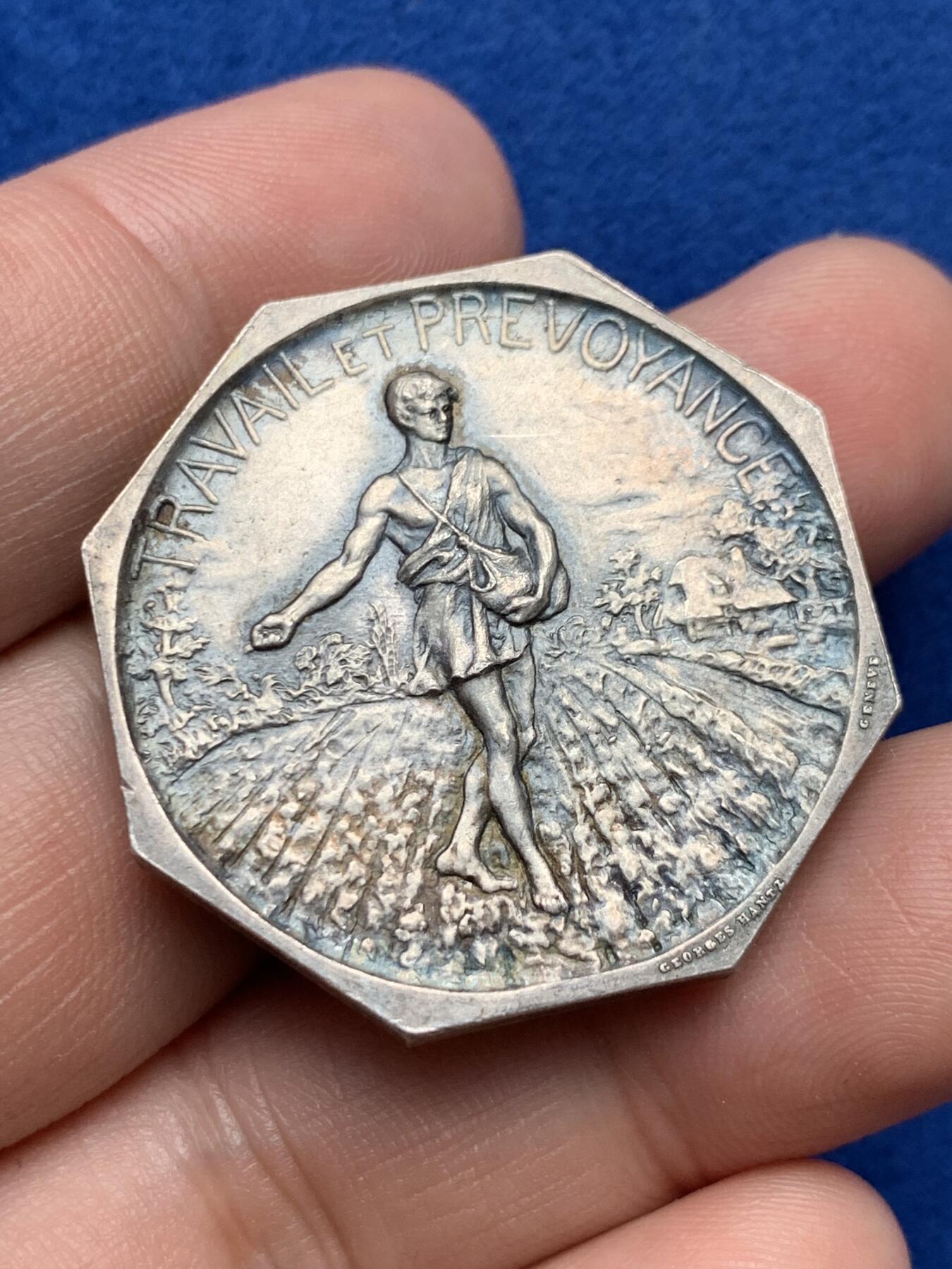 《竞宝斋》第285场- 周日，周一 2场连拍 （全场包邮） 稀少 瑞士园艺八角代币 好品 33.8mm 24.8g 细节见图