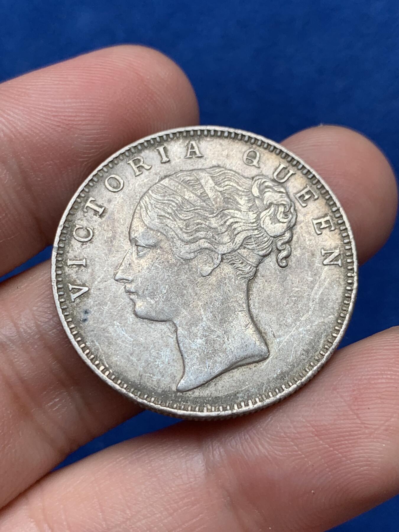 《竞宝斋》第285场- 周日，周一 2场连拍 （全场包邮） 印度1840年维多利亚女王1卢比银币 好品相 稀少单辫版本 发丝俱在 包浆浓郁