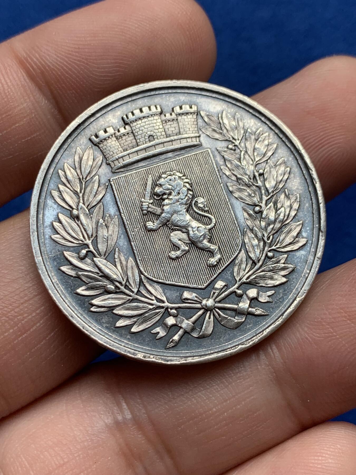 《竞宝斋》第285场- 周日，周一 2场连拍 （全场包邮） 法国里昂股票经纪人圆型银代币 丰饶角边铭 35mm 21.6g