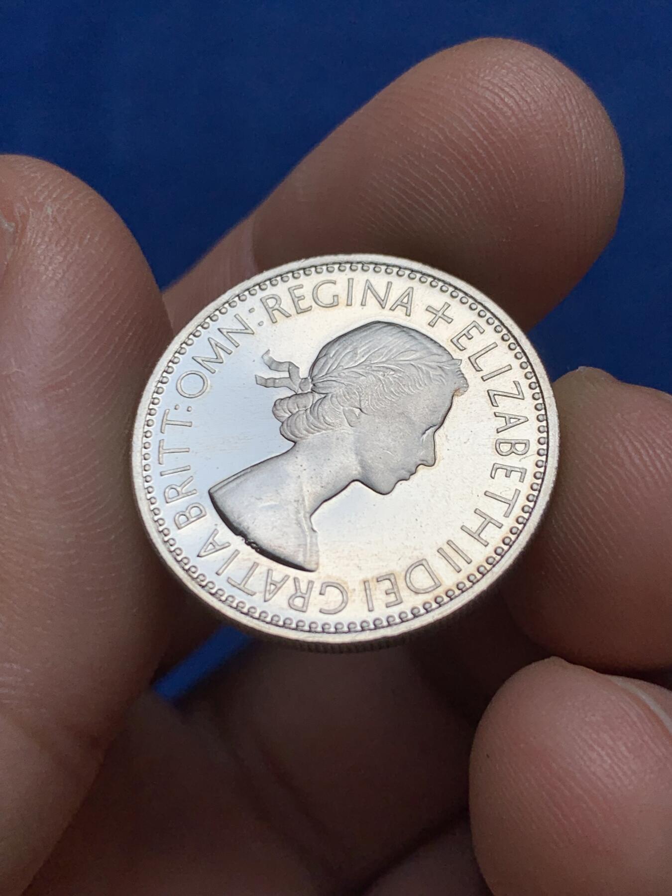 《竞宝斋》第285场- 周日，周一 2场连拍 （全场包邮） 英国1953年伊丽莎白二世加冕首年精制先令 BU品相 感觉带came