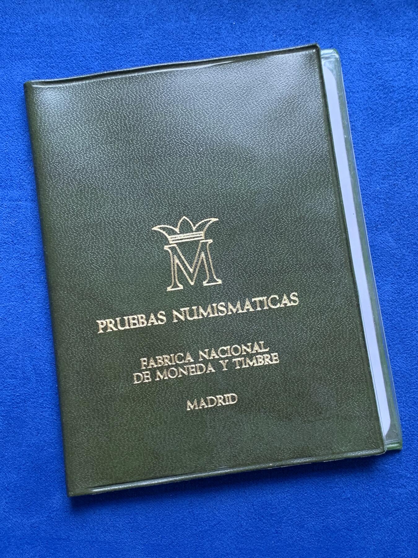 《竞宝斋》第285场- 周日，周一 2场连拍 （全场包邮） 册装 西班牙1975胡安卡洛斯一世3枚装套币