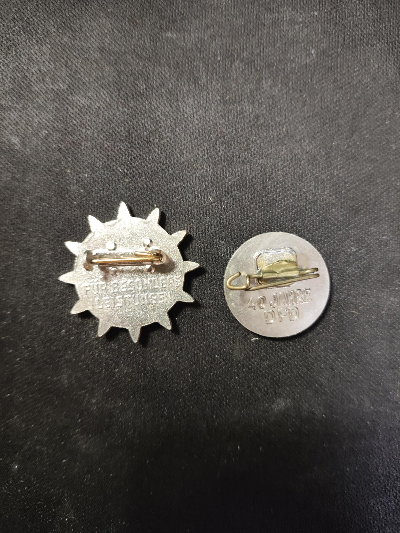 2024第九次拍卖 东德妇女协会纪念章带盒