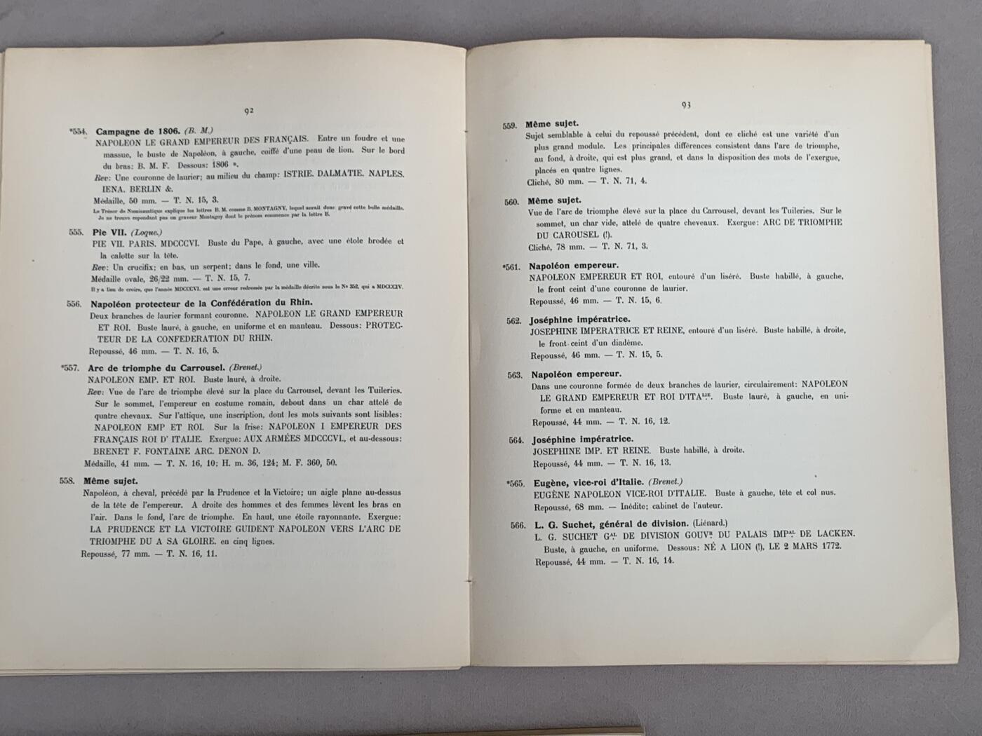 《竞宝斋》第285场- 周日，周一 2场连拍 （全场包邮） 拿破仑 Bramsen章牌目录，各大鉴定公司引用目录，专业级目录，该目录分三册，分别是1799-1809（1904年发行），1810-1815（1907年发行），1816-1869（1913年发行）。该目录为原版目录，为华盛顿图书馆藏书。