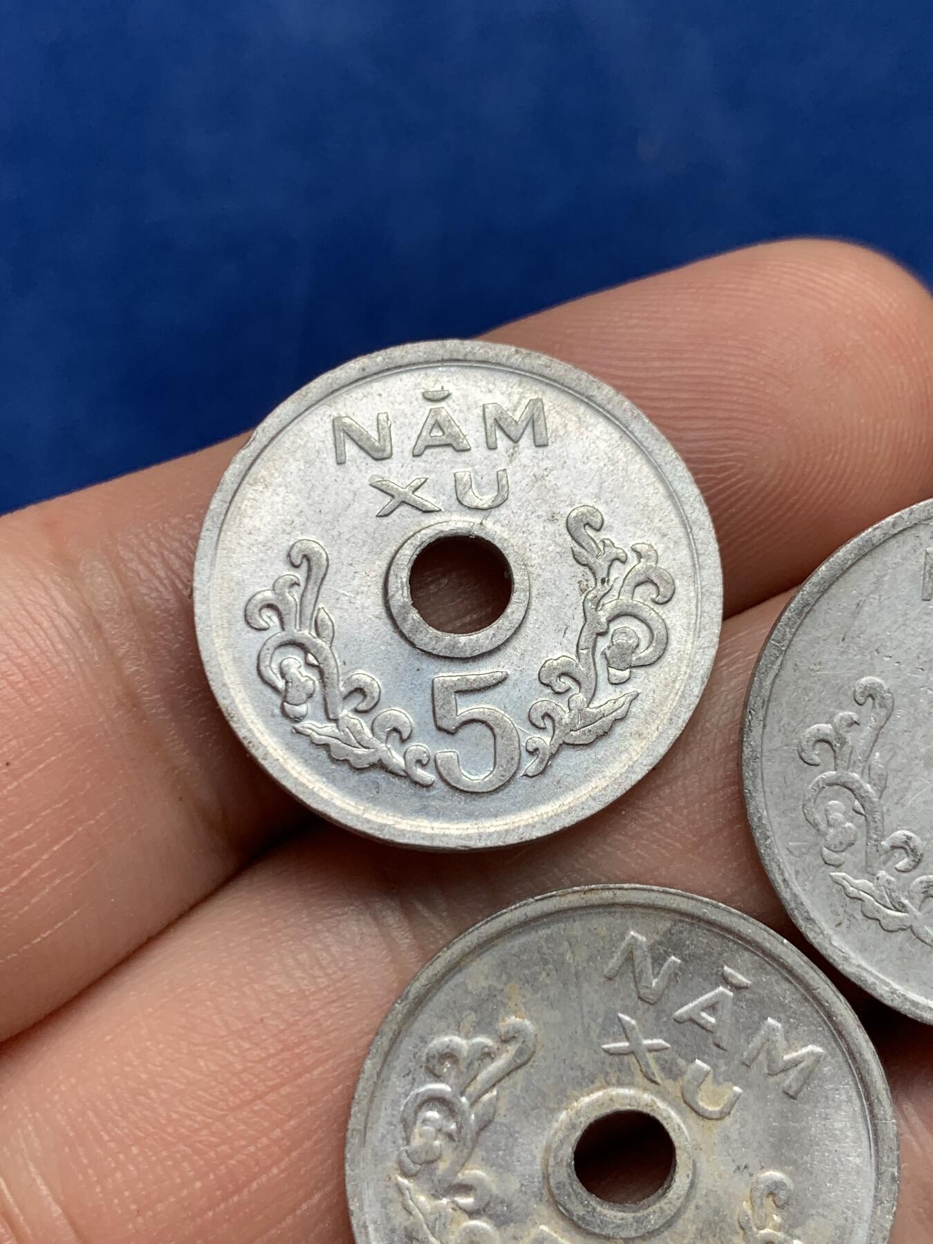 《竞宝斋》第285场- 周日，周一 2场连拍 （全场包邮） 3枚一组 越南1975年5苏铝币