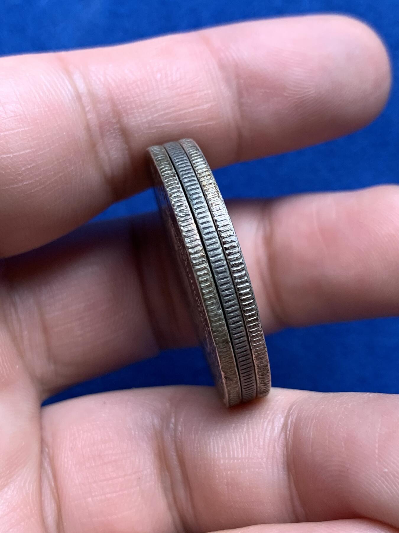 《竞宝斋》第285场- 周日，周一 2场连拍 （全场包邮） 3枚一组 日本明治三年50钱银币 细节见图