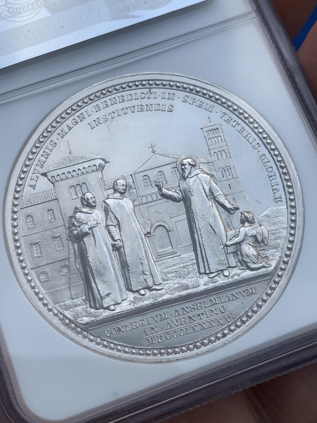 《竞宝斋》第285场- 周日，周一 2场连拍 （全场包邮） NGC MS61 梵蒂冈 1895年 利奥十三世 圣安塞尔莫学院 银章 加厚盒装 白净清晰