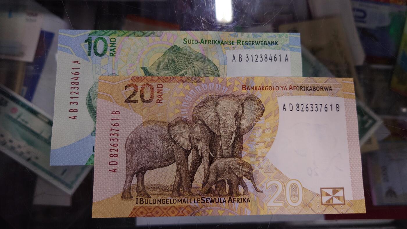 【世界钱币】精选微拍第117期暨2024年第28期  老库存新卖 2023年南非10+20兰特 如图尾二同61 全新绝品