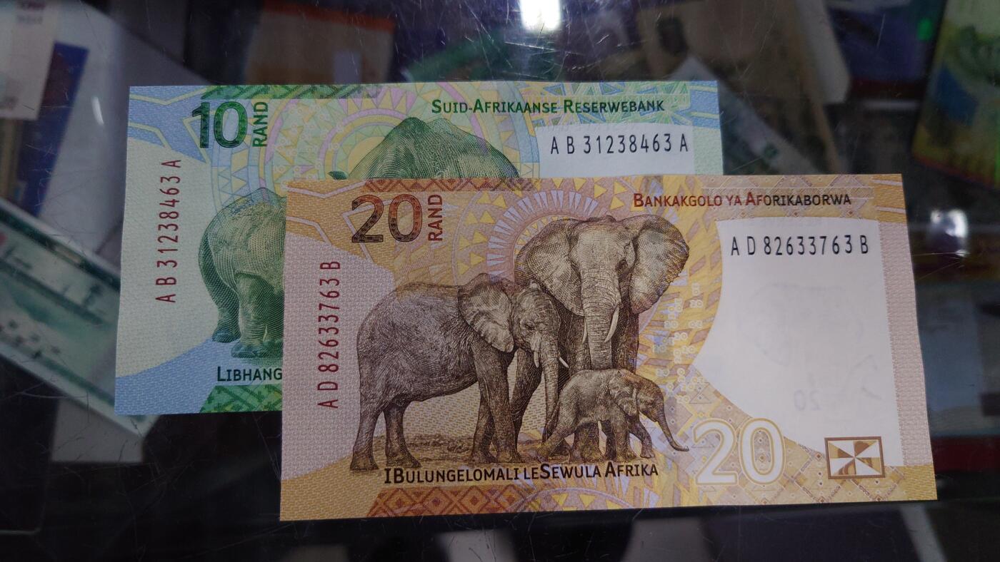 【世界钱币】精选微拍第117期暨2024年第28期  老库存新卖 2023年南非10+20兰特 如图尾二同63 全新绝品