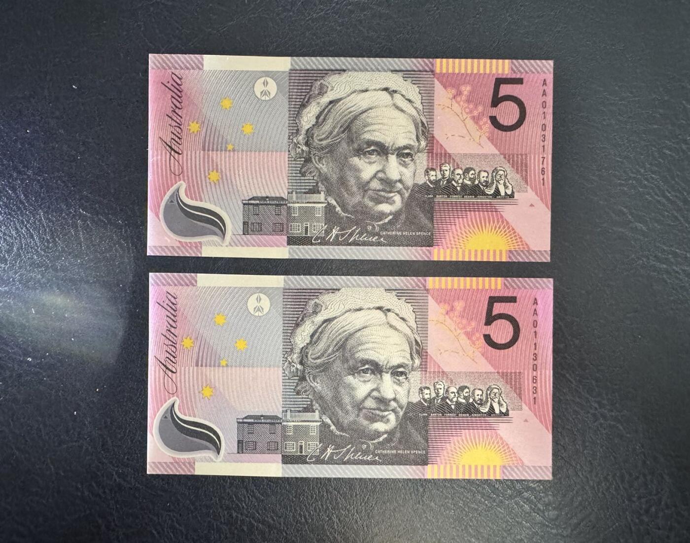 收藏联盟Quantum Auction 第358期拍卖  澳大利亚2001年5元英联邦百年纪念钞一对（1张为带日期特别版） 品相全新UNC 少见AA冠 号码无47