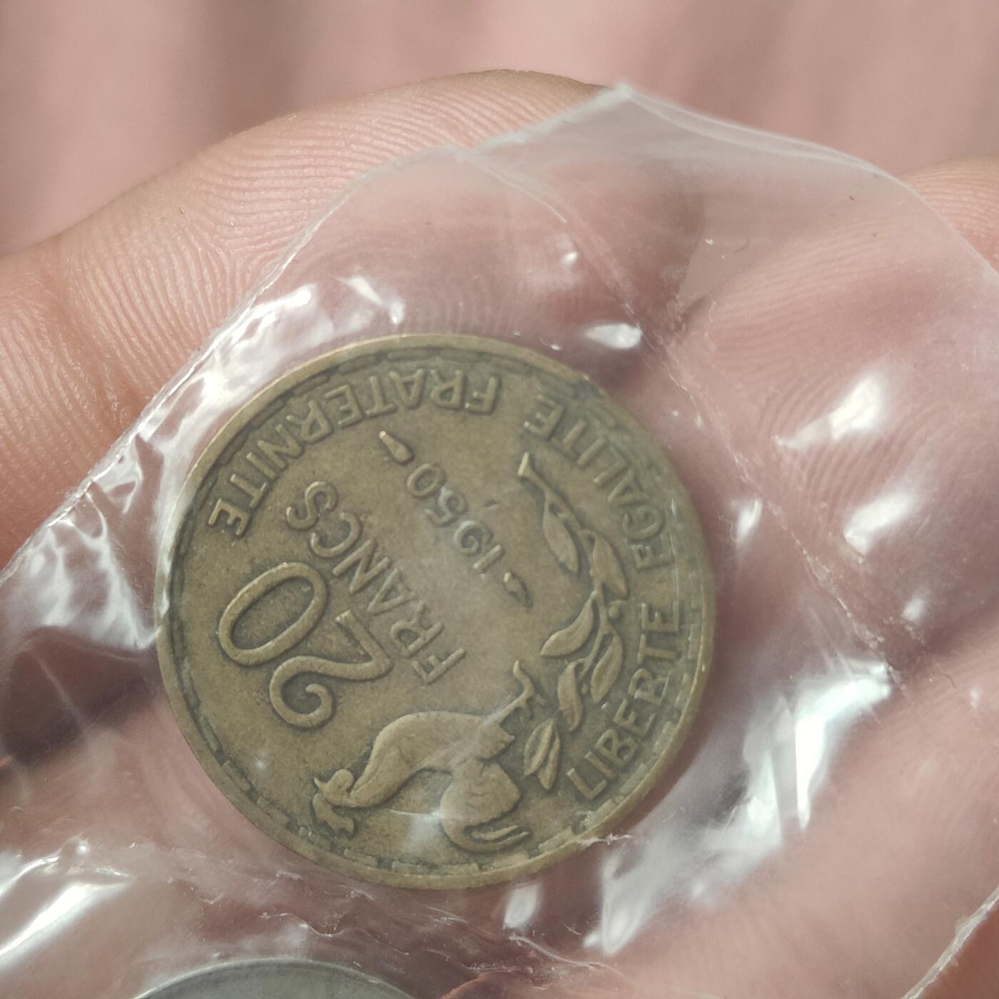 英雄古币捡漏专场第一期无押金可累计捡漏，全场50包邮，偏远地区除外。 外国古币