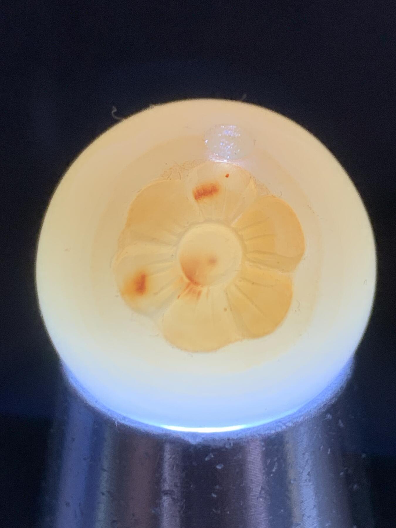 精美高玉化亚光海洋玉髓手工俏色巧雕梅花随形圆珠一个！