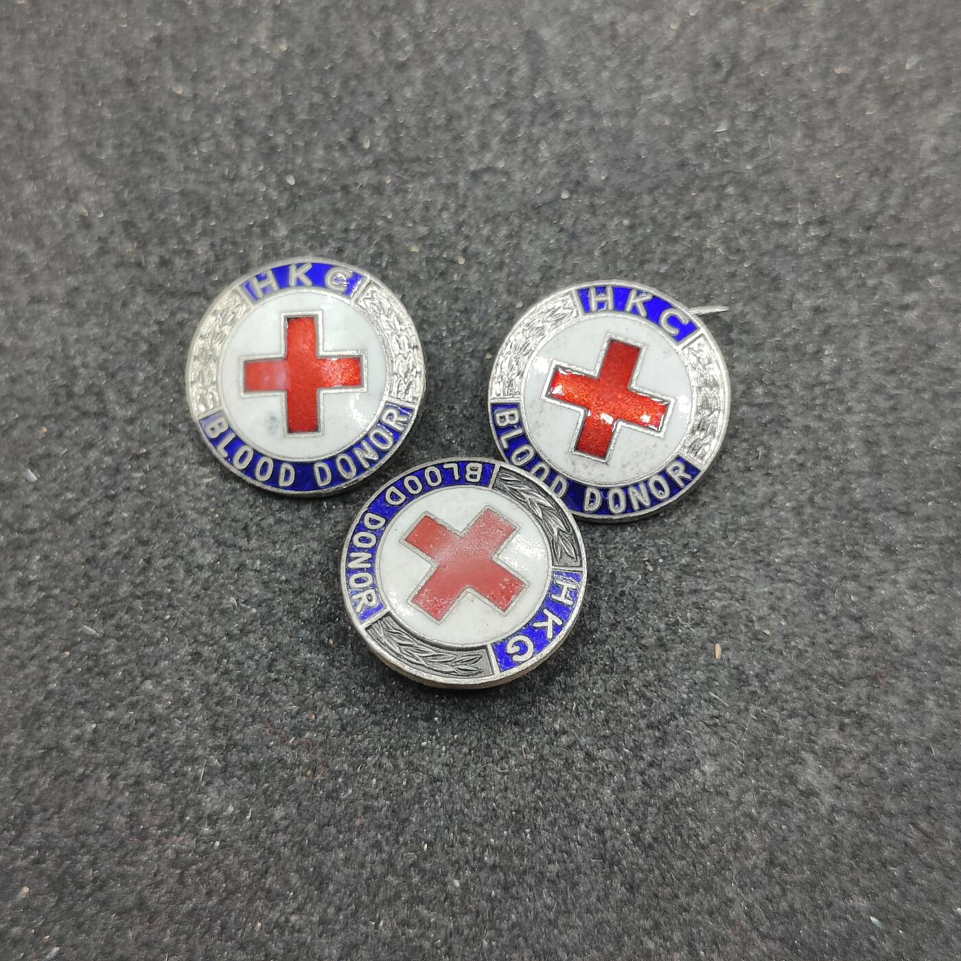 全场0元起拍 第171期 咸鱼国勋章拍卖专场 7月7日（周日）下午6：00开始 日本珐琅献血章三个