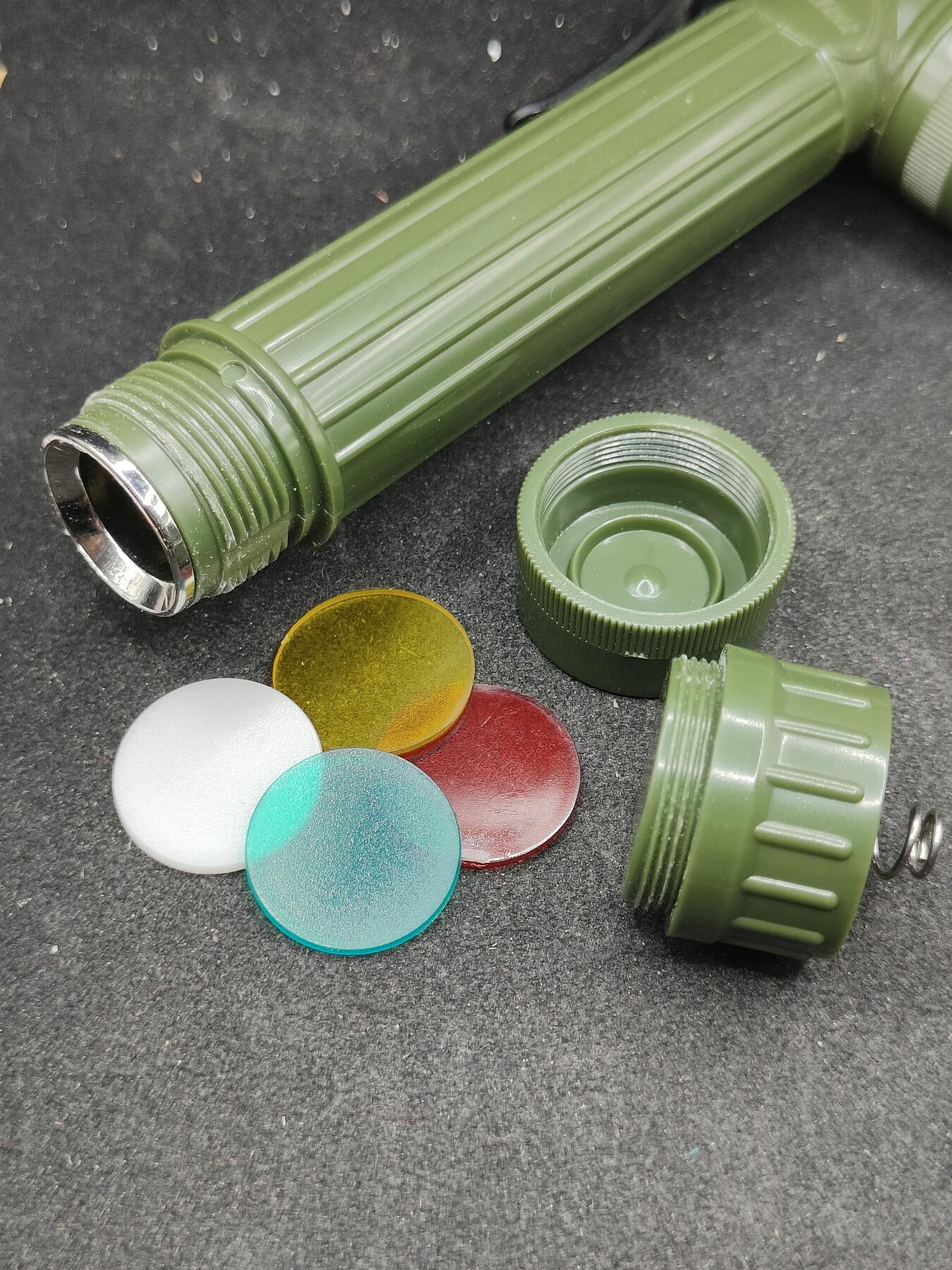 全场0元起拍 第171期 咸鱼国勋章拍卖专场 7月7日（周日）下午6：00开始 韩军军用手电筒 可使用