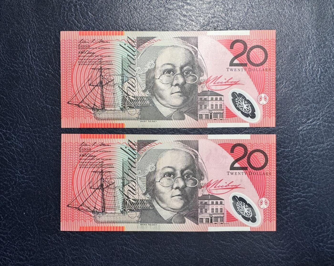 收藏联盟Quantum Auction 第358期拍卖  澳大利亚2008年20元两张 品相全新UNC 早期年份 “皇家飞行医生服务”组织创始人 牧师 约翰.弗林