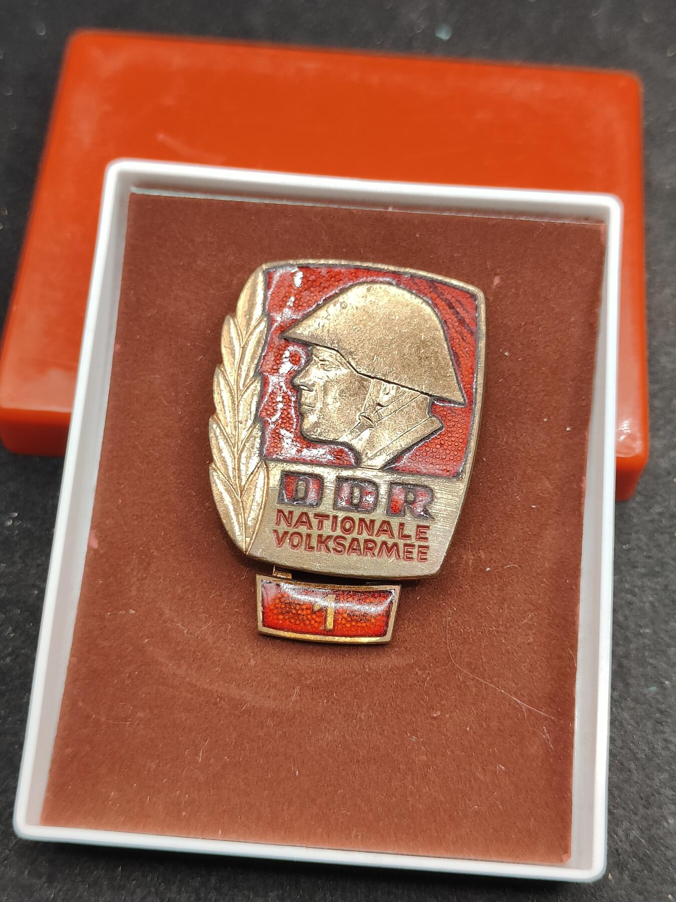 全场0元起拍 第171期 咸鱼国勋章拍卖专场 7月7日（周日）下午6：00开始 东德人民军优秀士兵证章带下挂