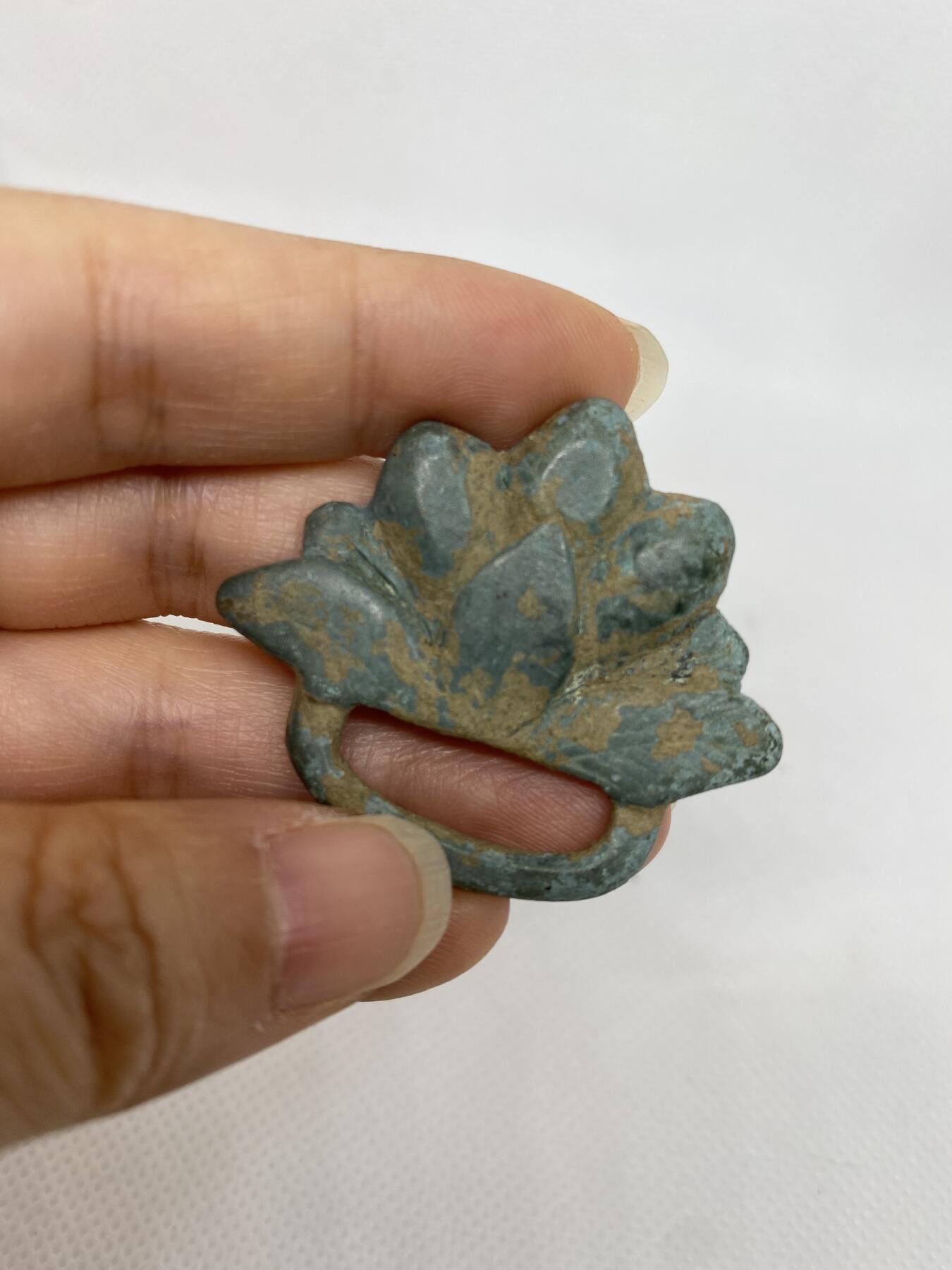 老铜挂花，尺寸4*3.5厘米，品相如图，168包快递