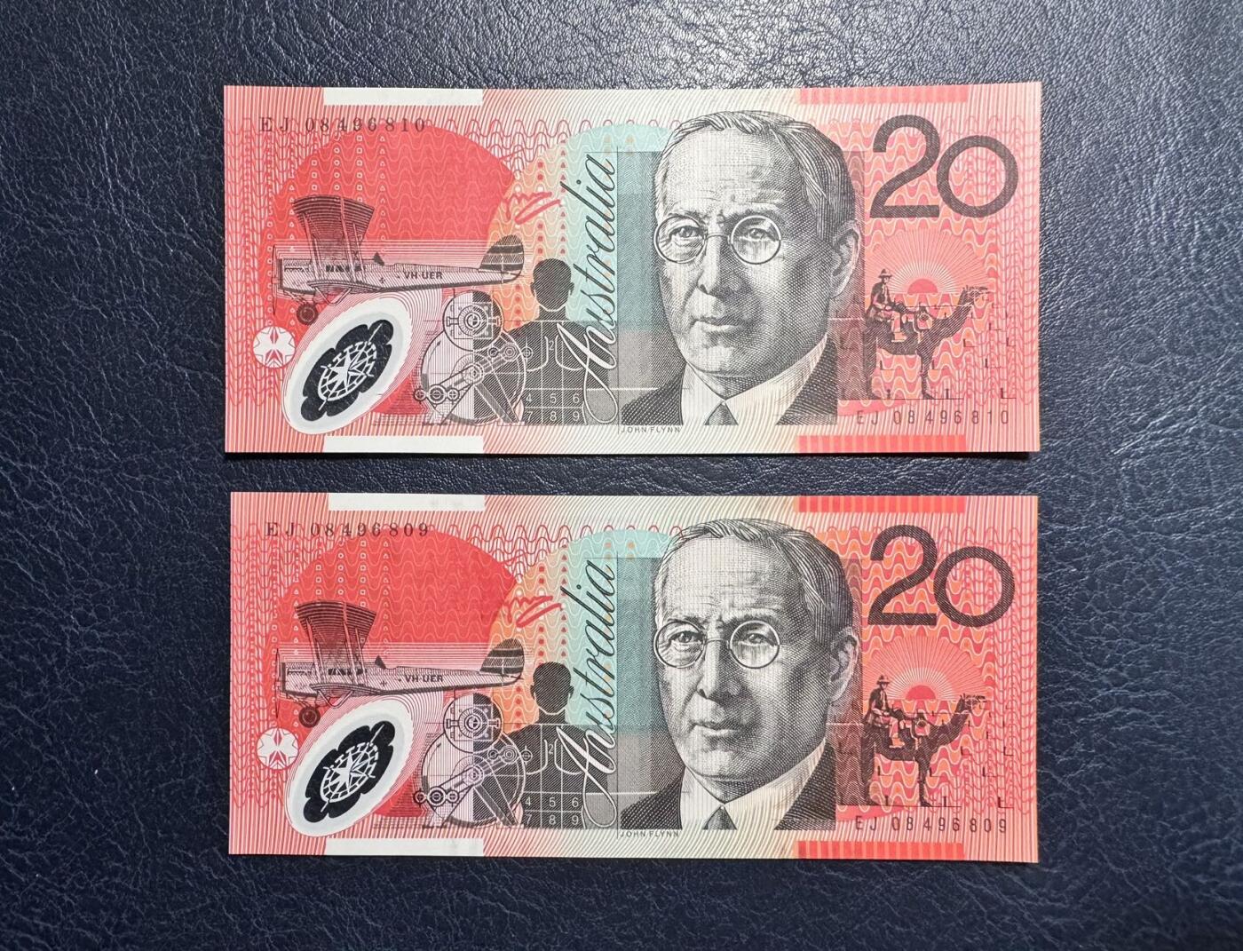 收藏联盟Quantum Auction 第358期拍卖  澳大利亚2008年20元两张 品相全新UNC 早期年份 “皇家飞行医生服务”组织创始人 牧师 约翰.弗林