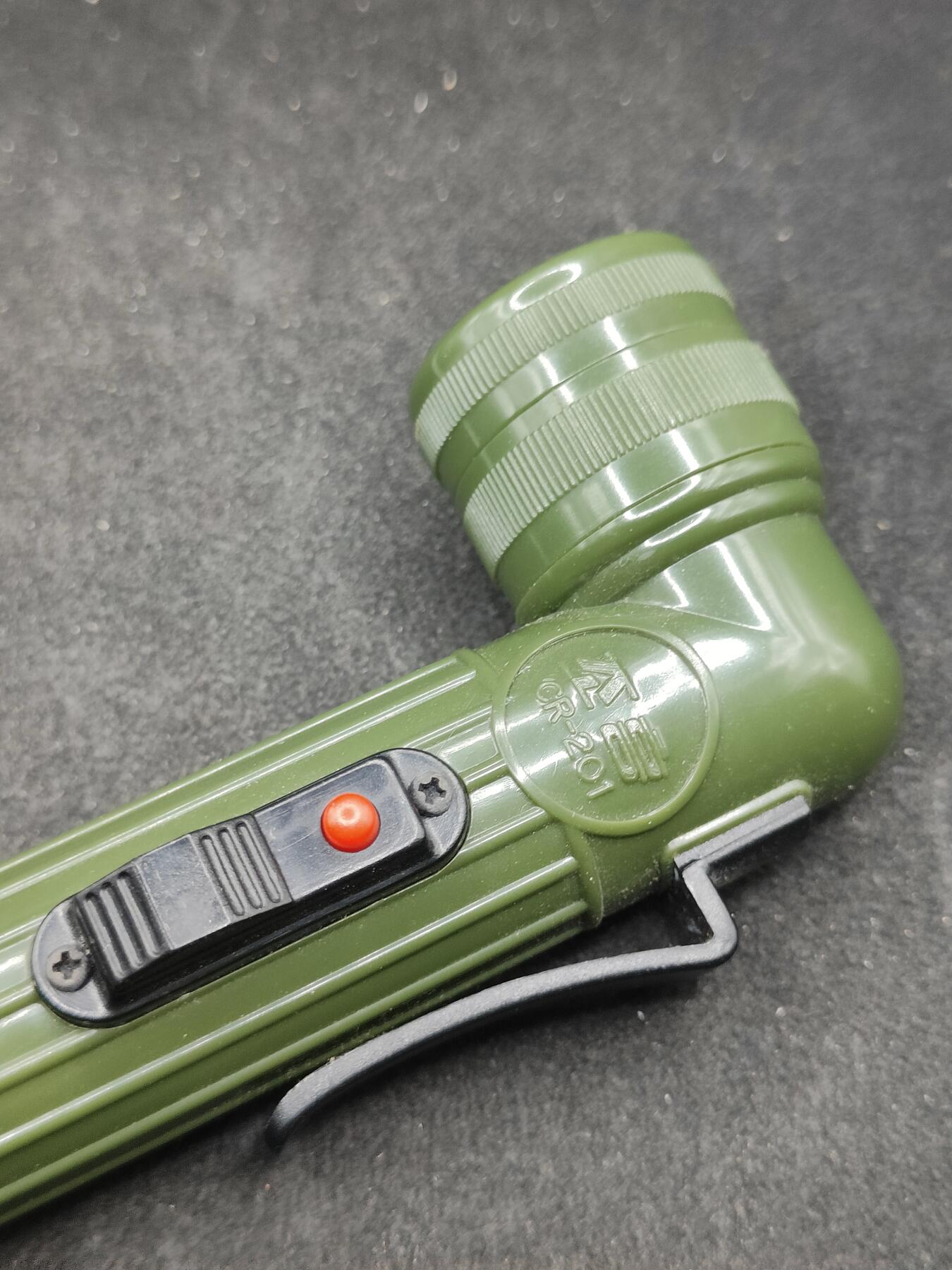 全场0元起拍 第171期 咸鱼国勋章拍卖专场 7月7日（周日）下午6：00开始 韩军军用手电筒 可使用