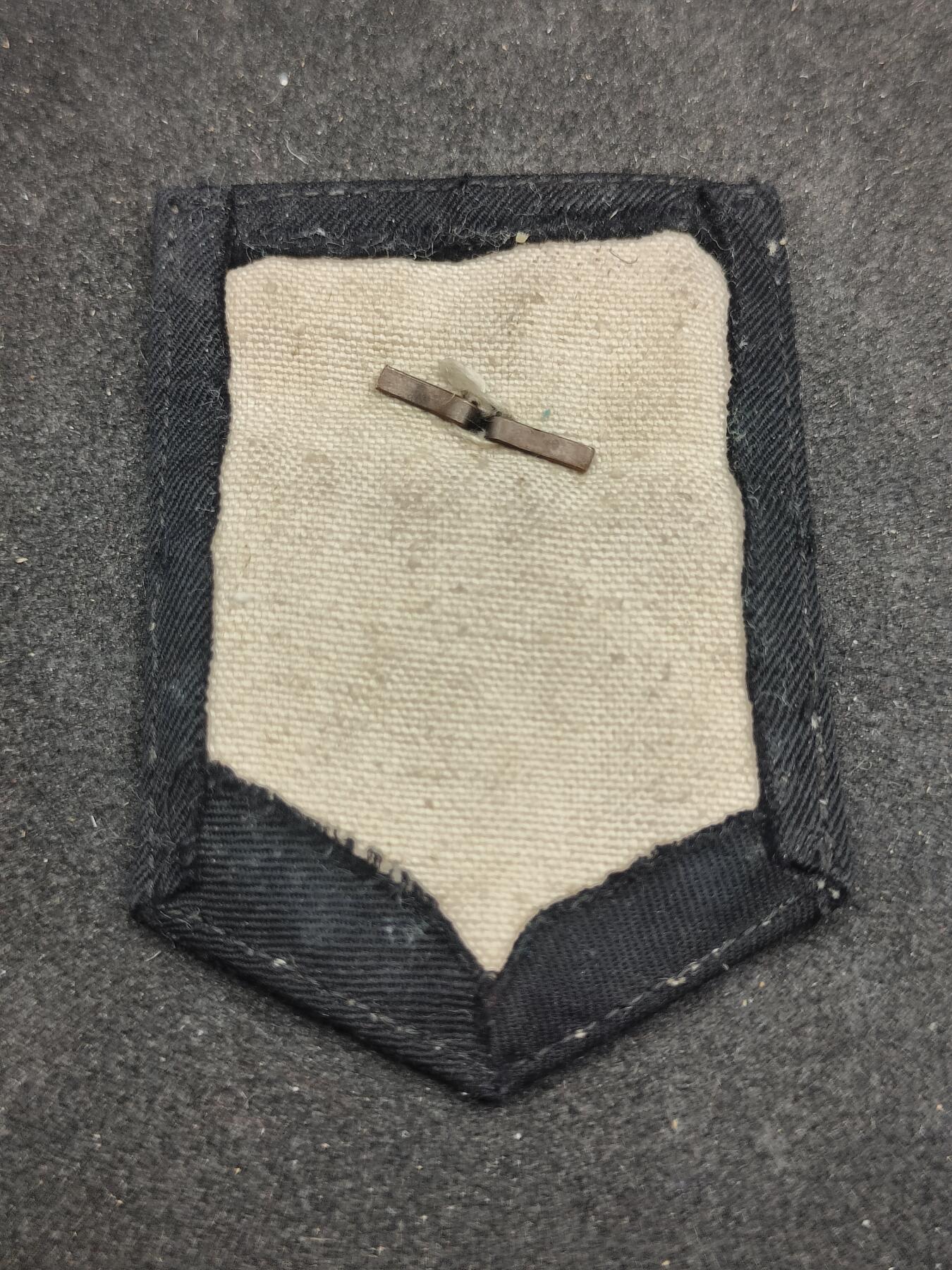 全场0元起拍 第171期 咸鱼国勋章拍卖专场 7月7日（周日）下午6：00开始 原品海军主计科下士官臂章