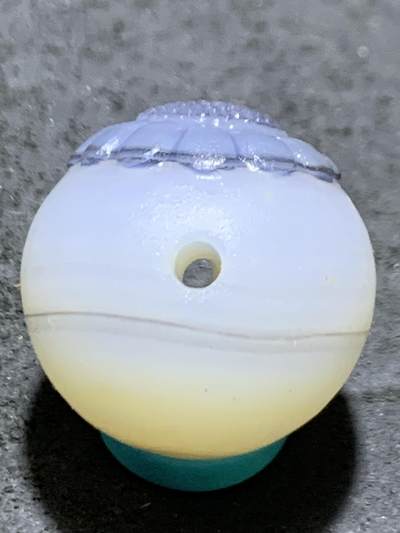 精美高玉化亚光海洋玉髓手工俏色巧雕太阳花随形圆珠一个！ 精美高玉化亚光海洋玉髓手工俏色巧雕太阳花随形圆珠一个！