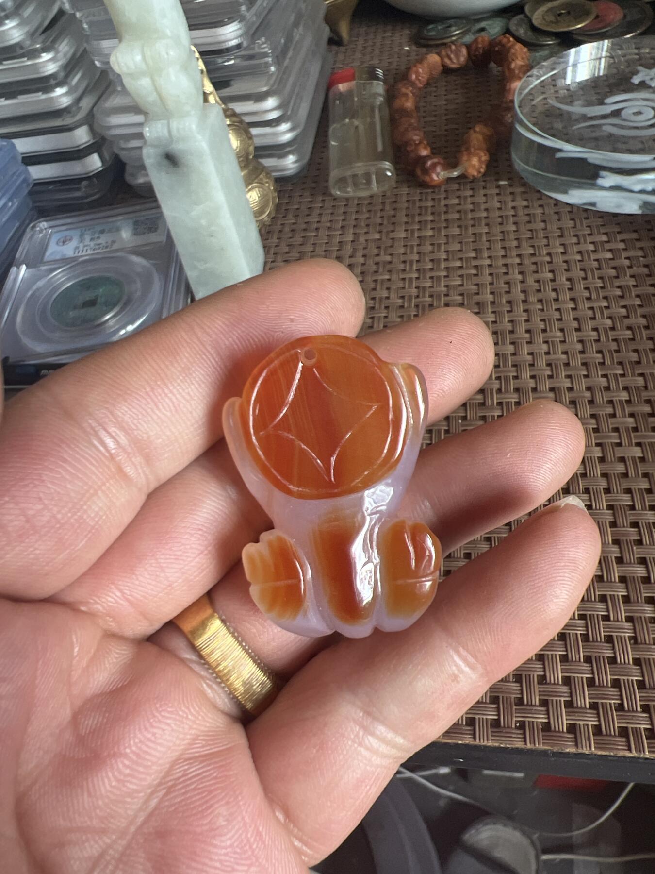 玛瑙挂件一个