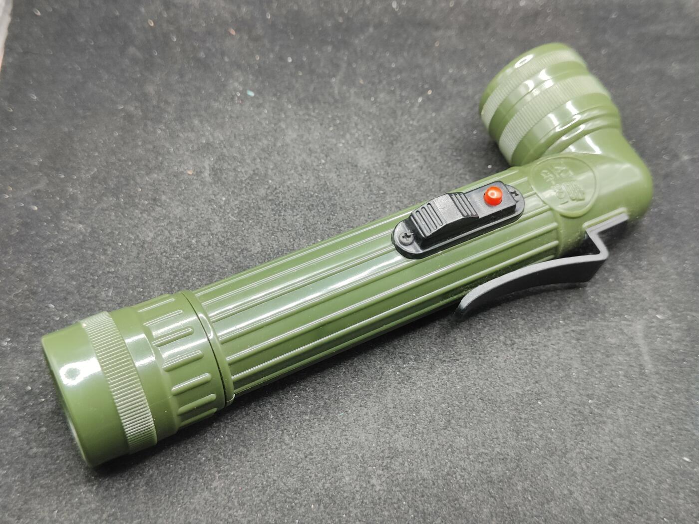 全场0元起拍 第171期 咸鱼国勋章拍卖专场 7月7日（周日）下午6：00开始 韩军军用手电筒 可使用