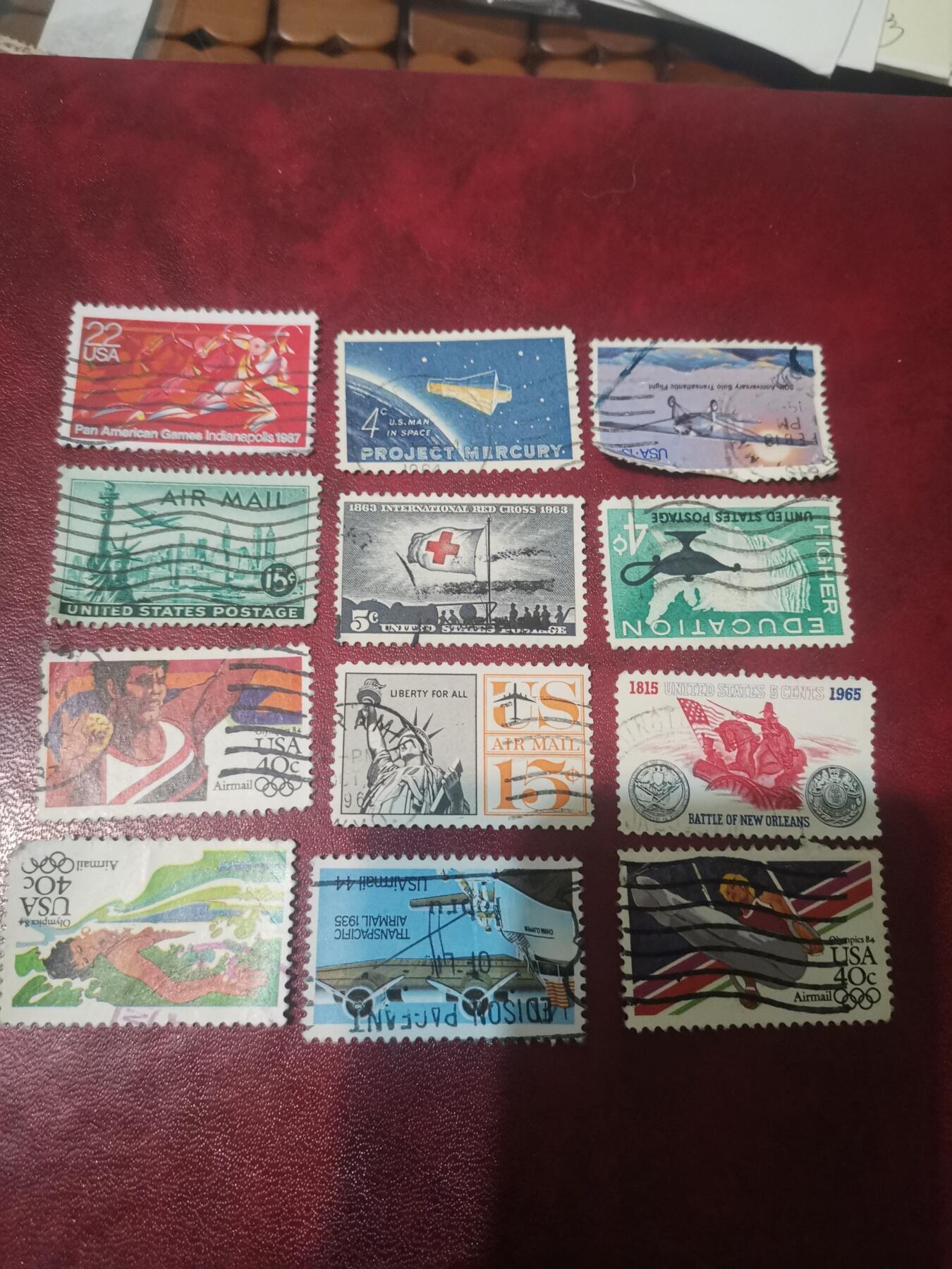 426美国专题纪念邮票12种不同一起出让。
