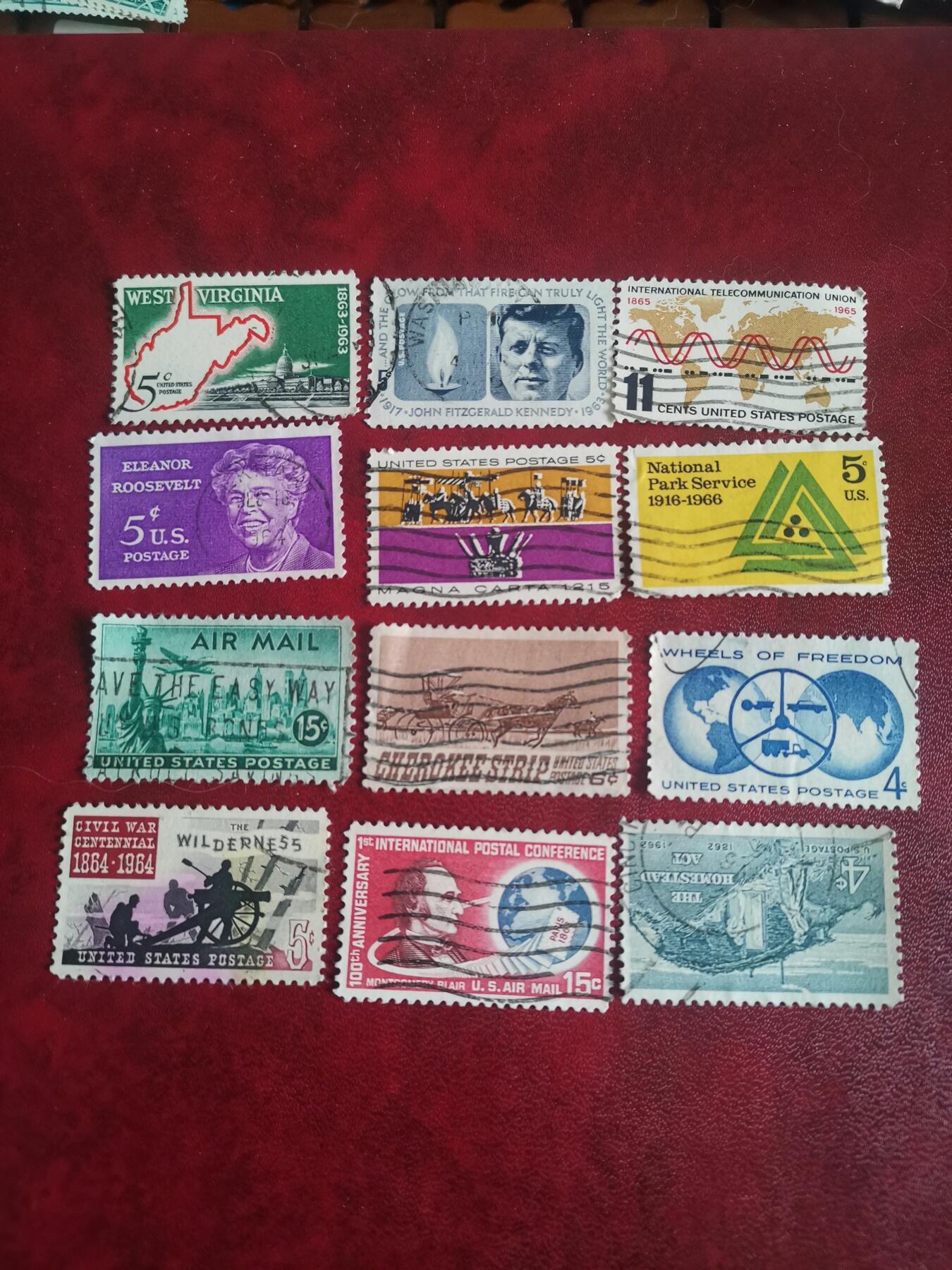 369美国专题纪念邮票12种不同一起出让。
