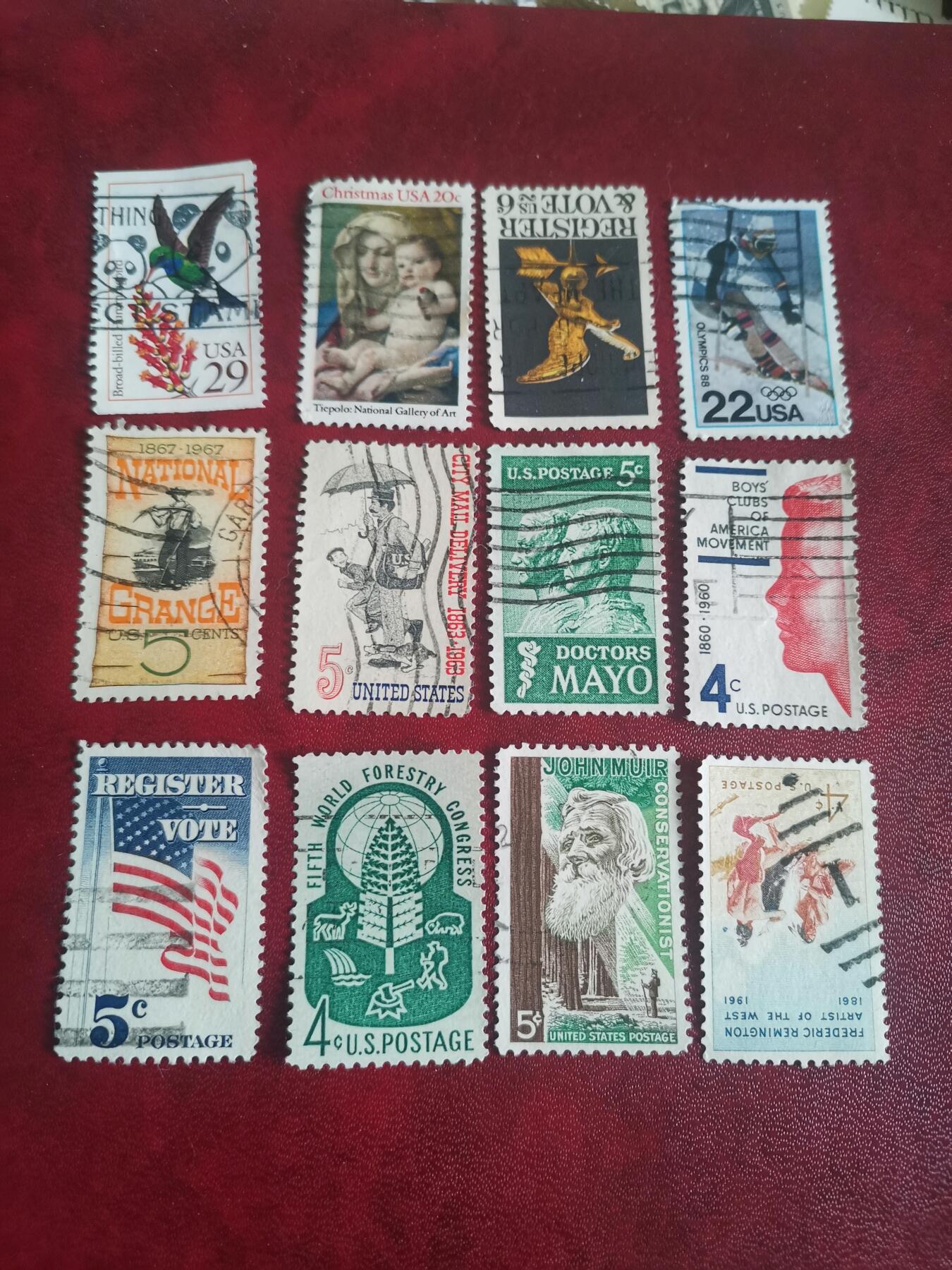 270美国专题纪念邮票12种不同一起出让。