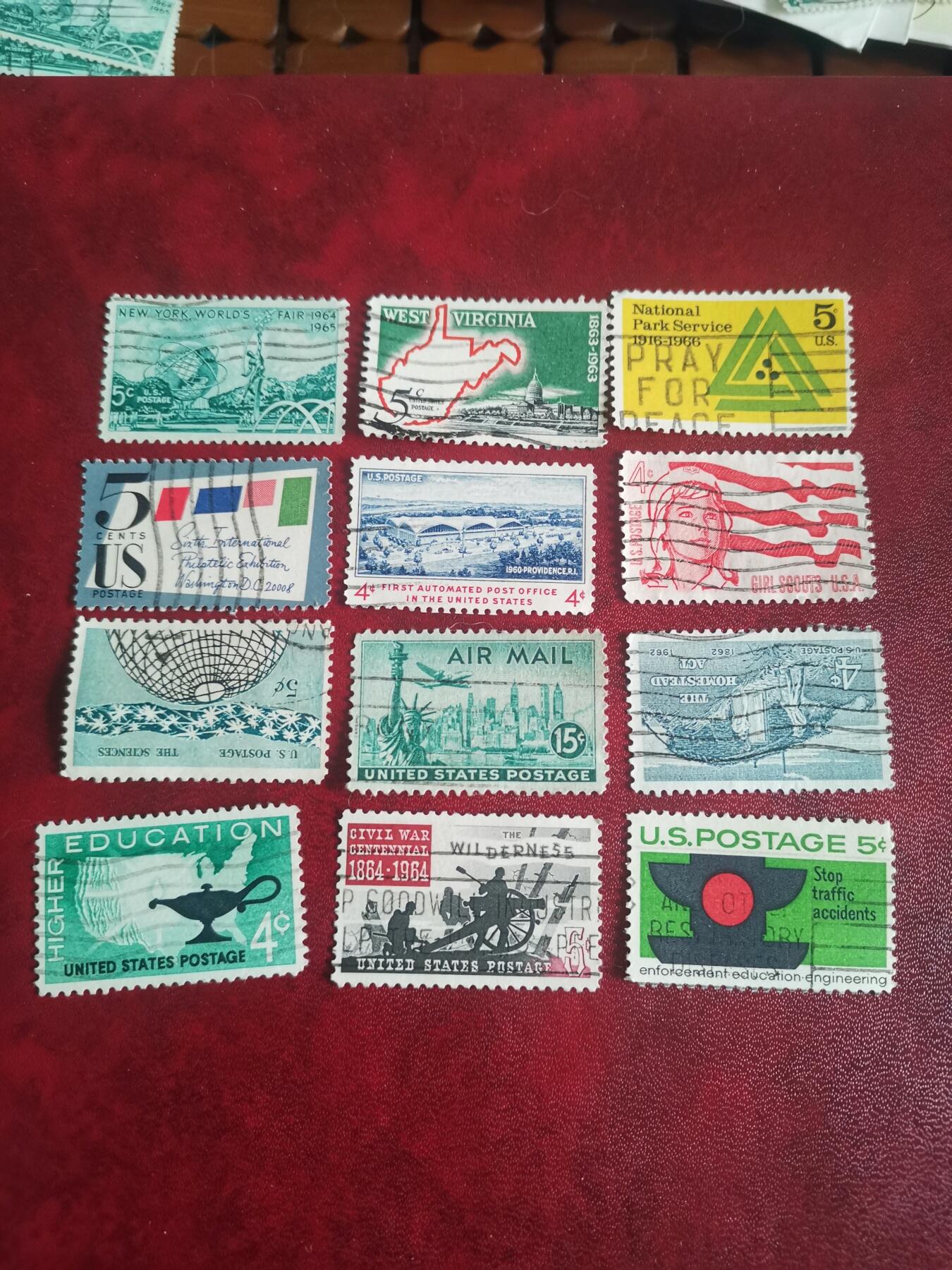 382美国专题纪念邮票12种不同一起出让。